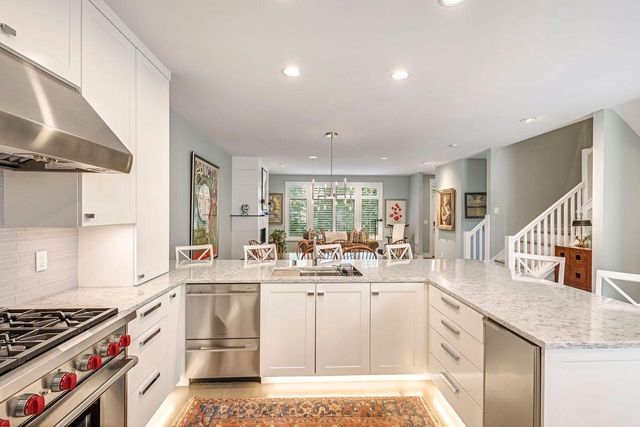 2309 E Stratford COURT, Shorewood, WI 53211