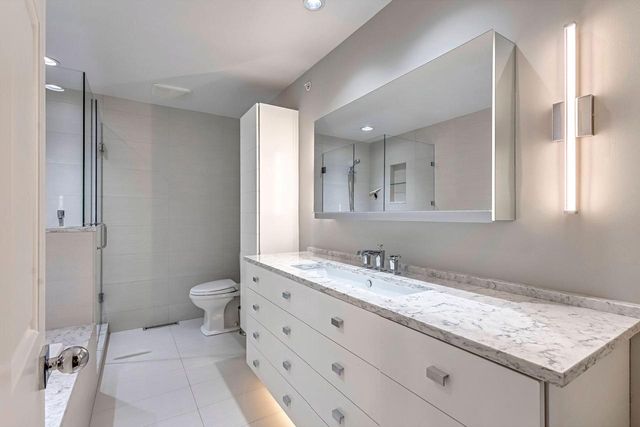 2309 E Stratford COURT, Shorewood, WI 53211
