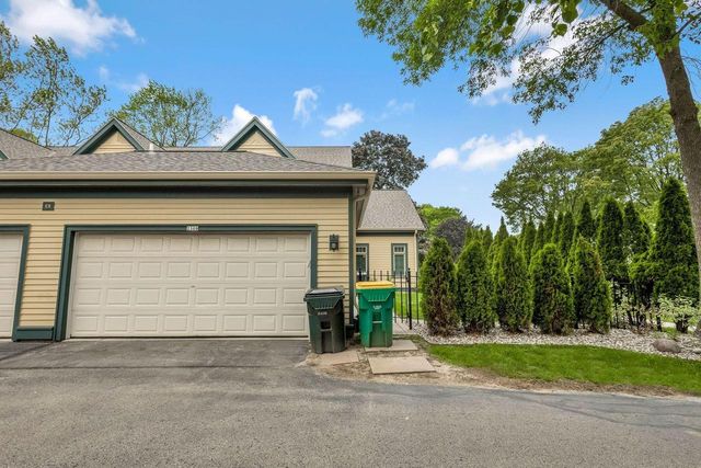 2309 E Stratford COURT, Shorewood, WI 53211