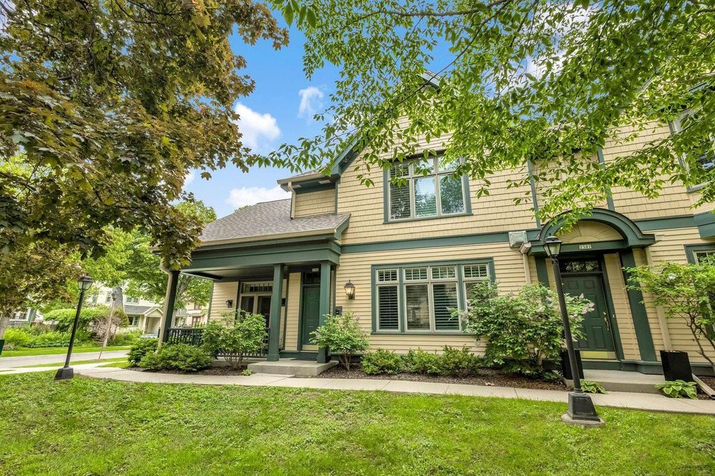 2309 E Stratford COURT, Shorewood, WI 53211