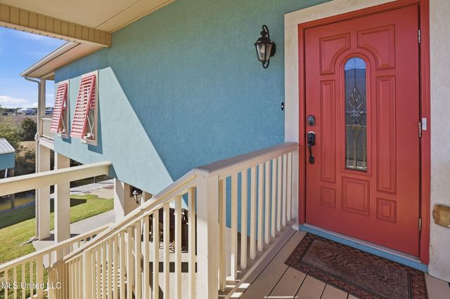 123 Helen Drive, Bay Saint Louis, MS 39520