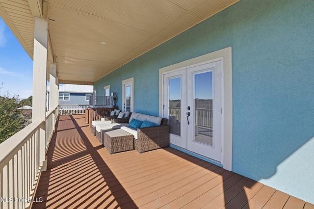 123 Helen Drive, Bay Saint Louis, MS 39520