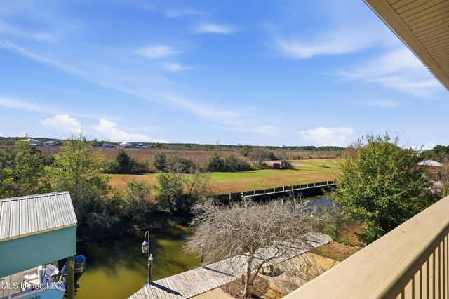 123 Helen Drive, Bay Saint Louis, MS 39520