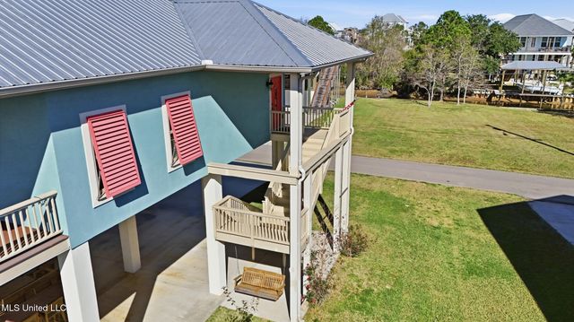 123 Helen Drive, Bay Saint Louis, MS 39520