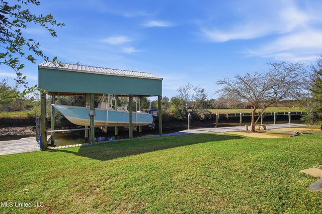 123 Helen Drive, Bay Saint Louis, MS 39520