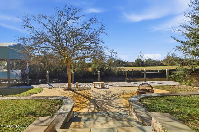 123 Helen Drive, Bay Saint Louis, MS 39520