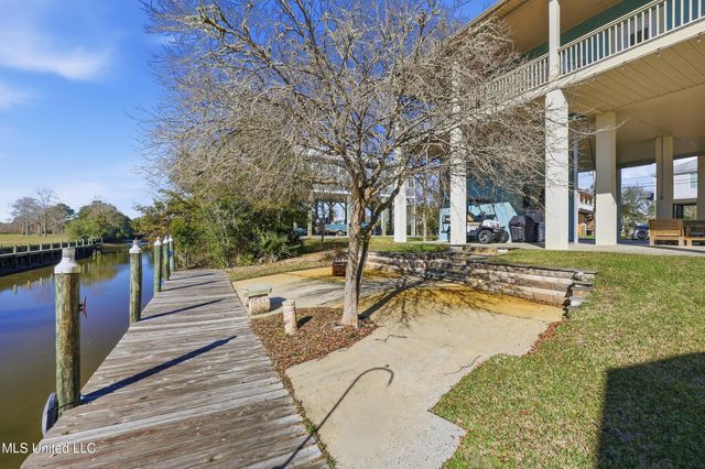 123 Helen Drive, Bay Saint Louis, MS 39520