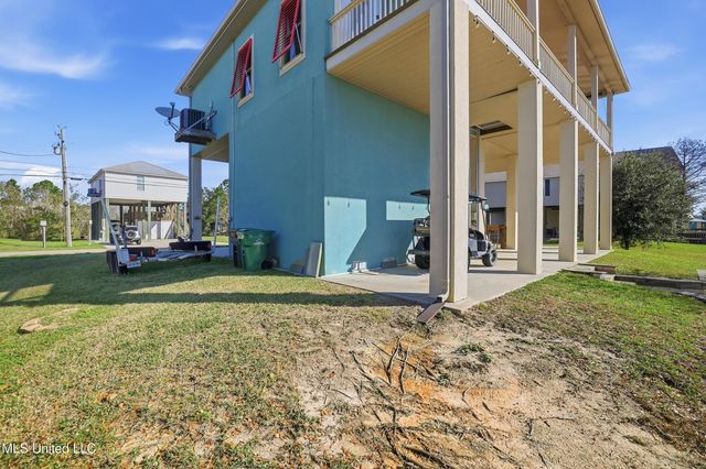 123 Helen Drive, Bay Saint Louis, MS 39520