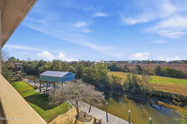 123 Helen Drive, Bay Saint Louis, MS 39520