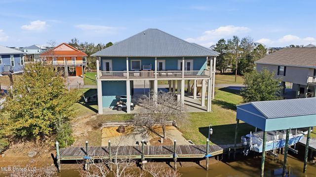 123 Helen Drive, Bay Saint Louis, MS 39520