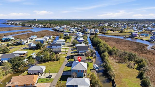 123 Helen Drive, Bay Saint Louis, MS 39520