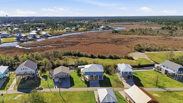 123 Helen Drive, Bay Saint Louis, MS 39520