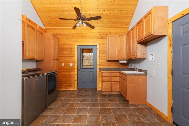 594 S BRANCH MOUNTAIN RD, Moorefield, WV 26836