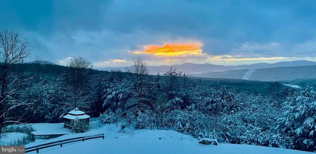 594 S BRANCH MOUNTAIN RD, Moorefield, WV 26836