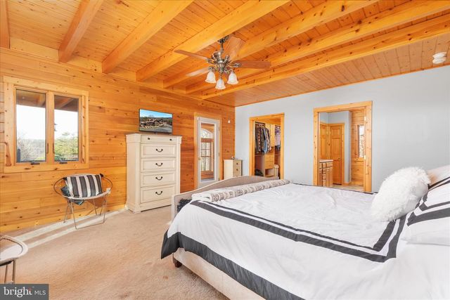 594 S BRANCH MOUNTAIN RD, Moorefield, WV 26836