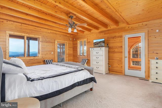 594 S BRANCH MOUNTAIN RD, Moorefield, WV 26836