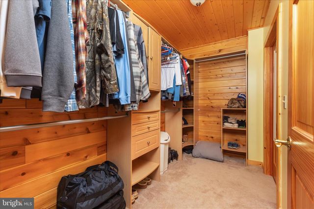 594 S BRANCH MOUNTAIN RD, Moorefield, WV 26836