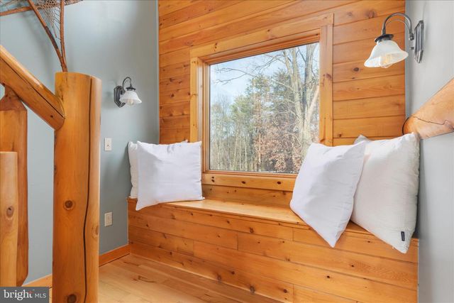 594 S BRANCH MOUNTAIN RD, Moorefield, WV 26836