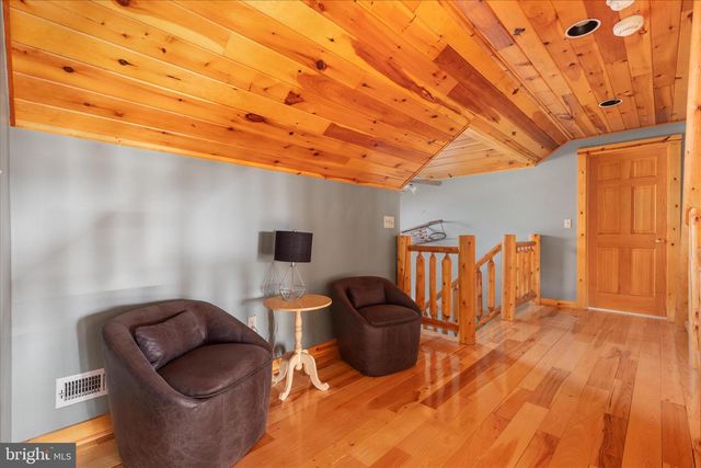 594 S BRANCH MOUNTAIN RD, Moorefield, WV 26836