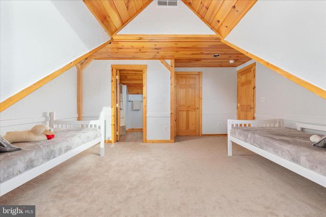 594 S BRANCH MOUNTAIN RD, Moorefield, WV 26836