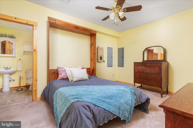 594 S BRANCH MOUNTAIN RD, Moorefield, WV 26836