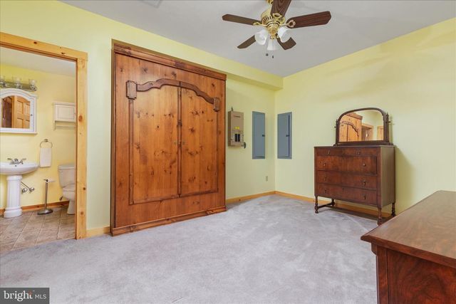 594 S BRANCH MOUNTAIN RD, Moorefield, WV 26836