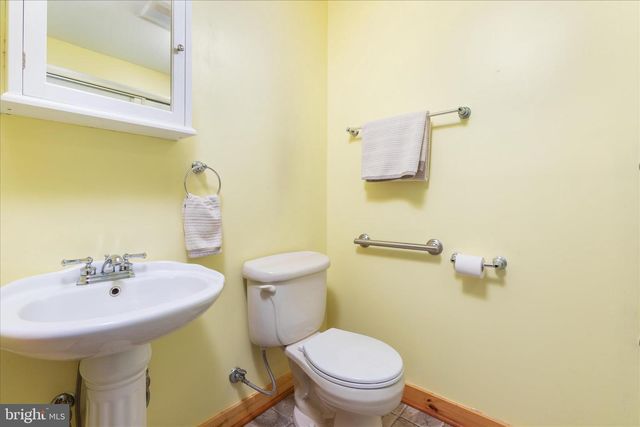 594 S BRANCH MOUNTAIN RD, Moorefield, WV 26836