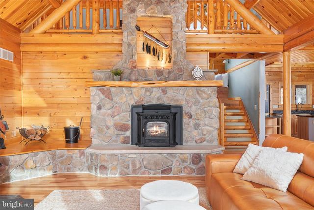 594 S BRANCH MOUNTAIN RD, Moorefield, WV 26836