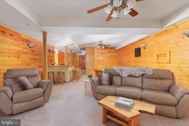 594 S BRANCH MOUNTAIN RD, Moorefield, WV 26836