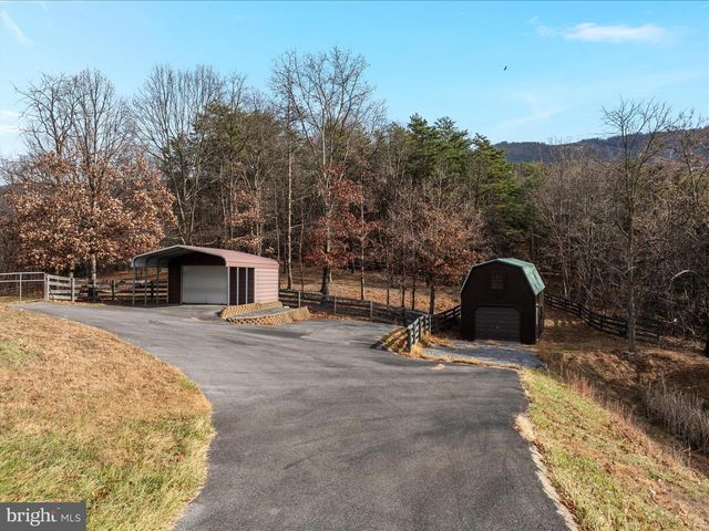 594 S BRANCH MOUNTAIN RD, Moorefield, WV 26836