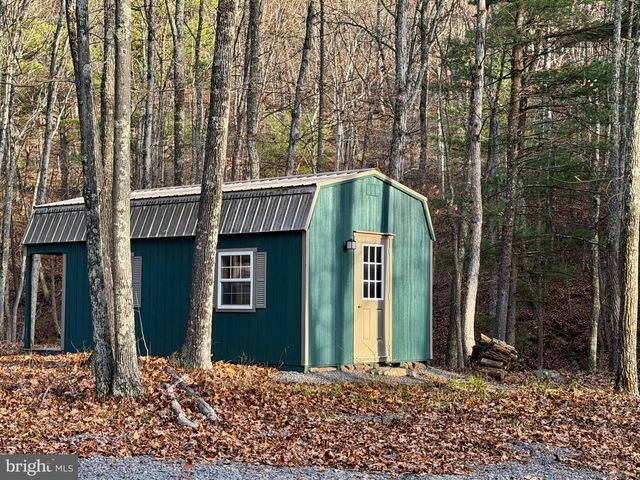 594 S BRANCH MOUNTAIN RD, Moorefield, WV 26836