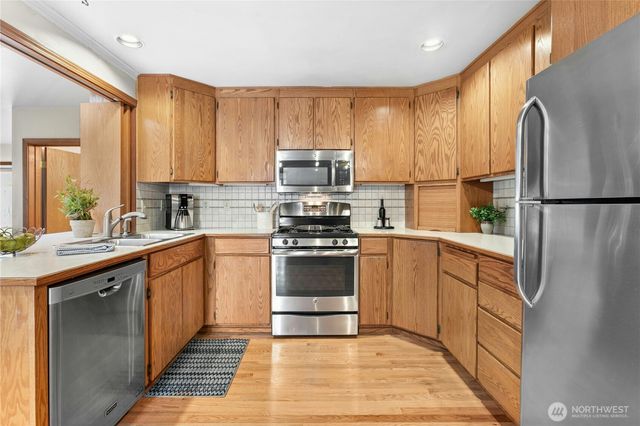 12962 SE 23rd Street, Bellevue, WA 98005