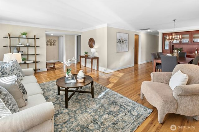 12962 SE 23rd Street, Bellevue, WA 98005