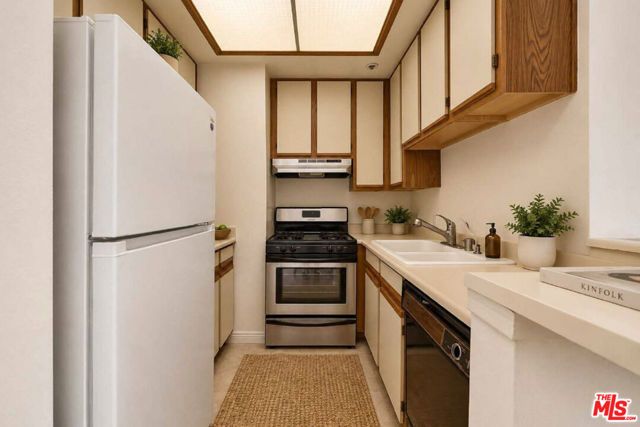 533 S St Andrews Place 410, Los Angeles, CA 90020