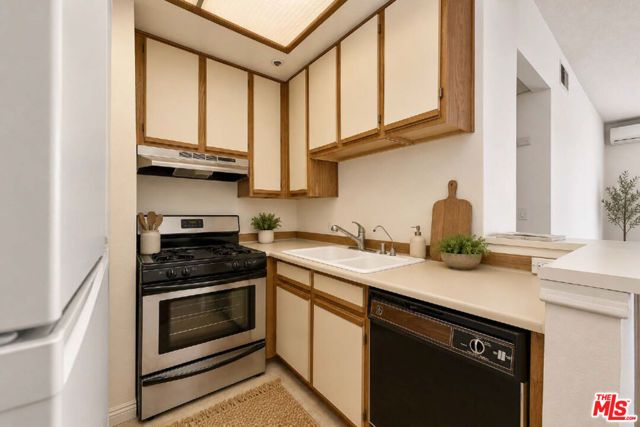 533 S St Andrews Place 410, Los Angeles, CA 90020