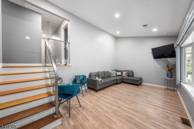 27 Alvin Ter, Springfield Twp., NJ 07081