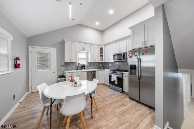 27 Alvin Ter, Springfield Twp., NJ 07081