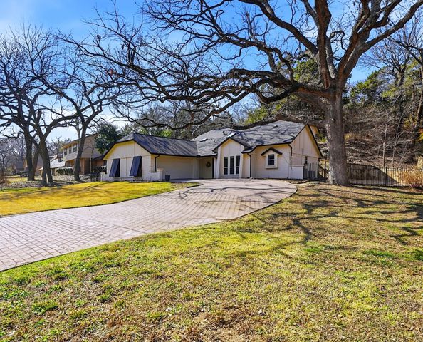 907 Sleepy Hollow Drive, Cedar Hill, TX 75104