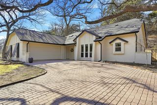 907 Sleepy Hollow Drive, Cedar Hill, TX 75104