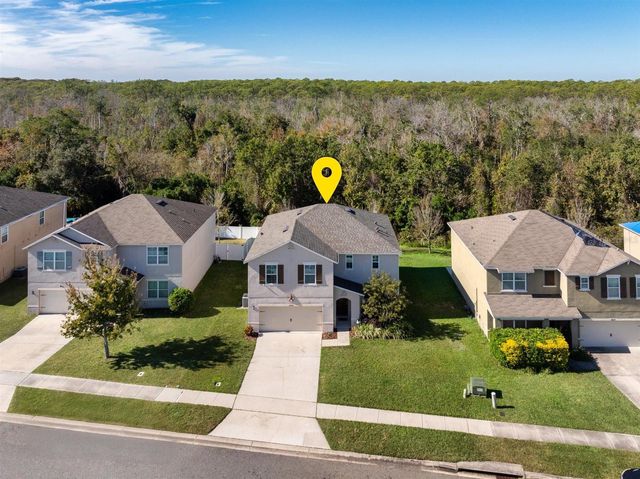 2470 VALHALLA DR, Tavares, FL 32778