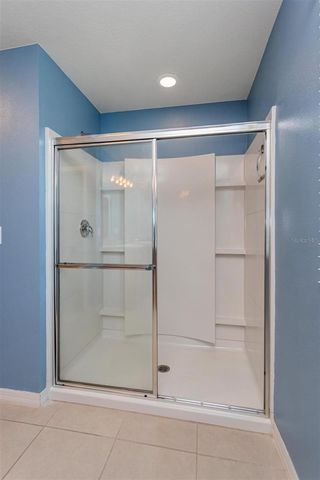 2470 VALHALLA DR, Tavares, FL 32778