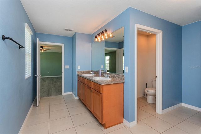 2470 VALHALLA DR, Tavares, FL 32778