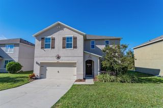 2470 VALHALLA DR, Tavares, FL 32778