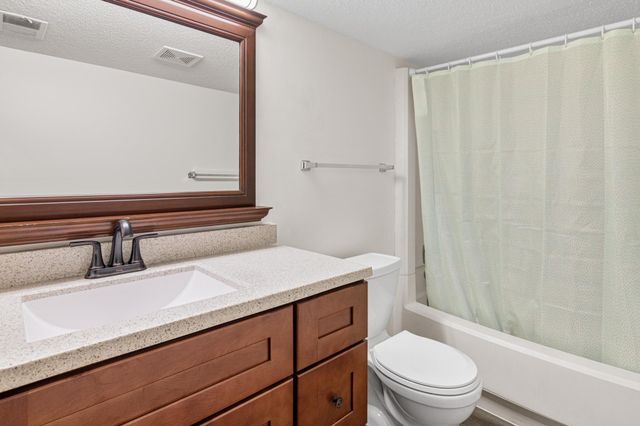 2507 Woodbridge Street, Roseville, MN 55113