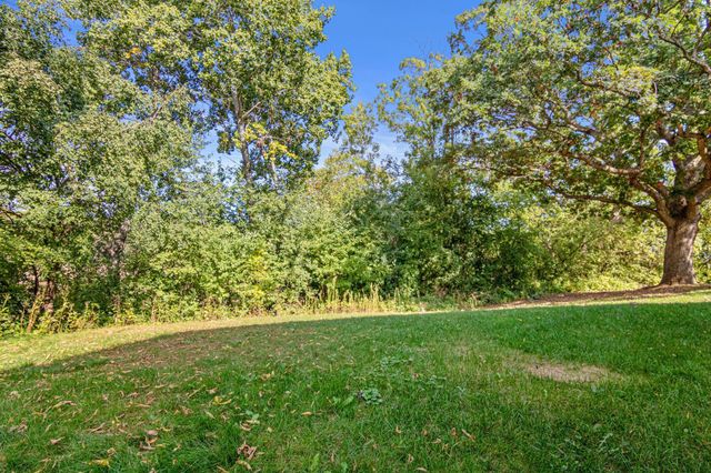 2507 Woodbridge Street, Roseville, MN 55113