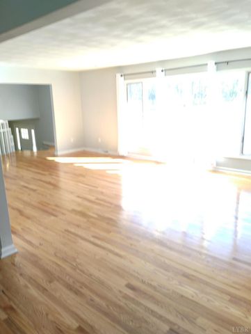 1316 DUDLEY Road, Moneta, VA 24121