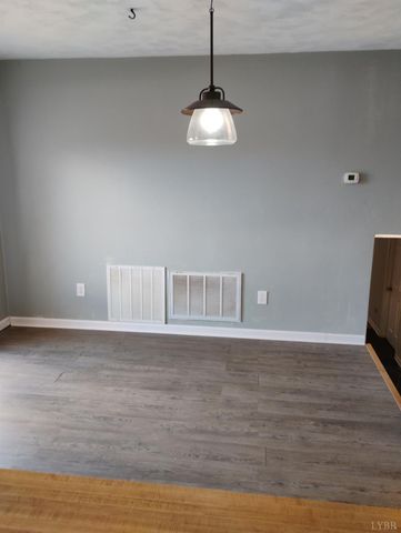 1316 DUDLEY Road, Moneta, VA 24121