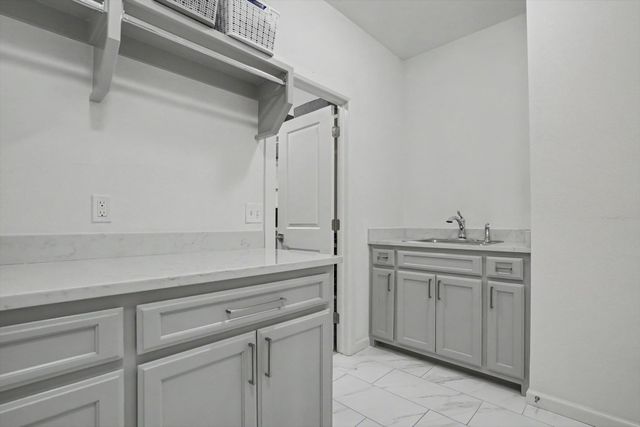 7112 S Chestnut Avenue, Broken Arrow, OK 74011
