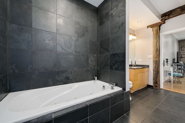 1118 W Fulton Market Street 403, Chicago, IL 60607