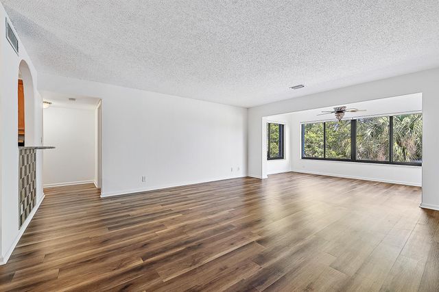 300 N Highway A1a 303g, Jupiter, FL 33477